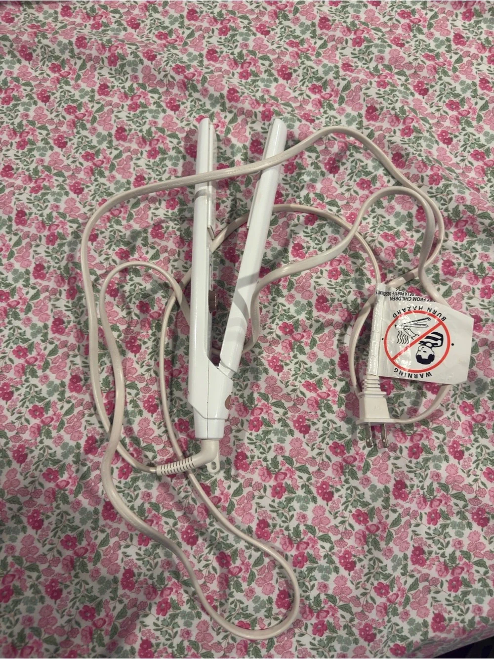 T3 White Hair Straightener / Flat Iron